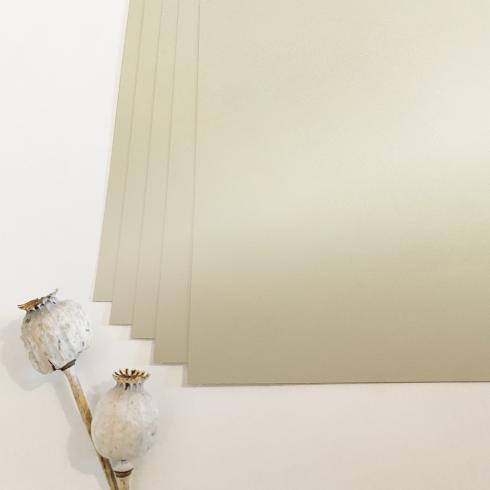 Cardstock "Metallic" - Bastelpapier 250g/m² DIN A4 in metallic-ivory