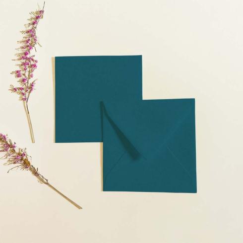 Briefumschlag 16x16cm in tiefseeblau, 120g, ohne Fenster, Nassklebung