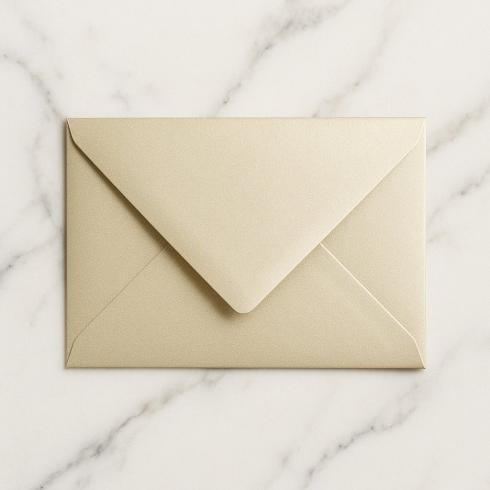 Preview: Briefumschläge - Briefhüllen in metallic-ivory, DIN B6 120g/m² oF, Nassklebung