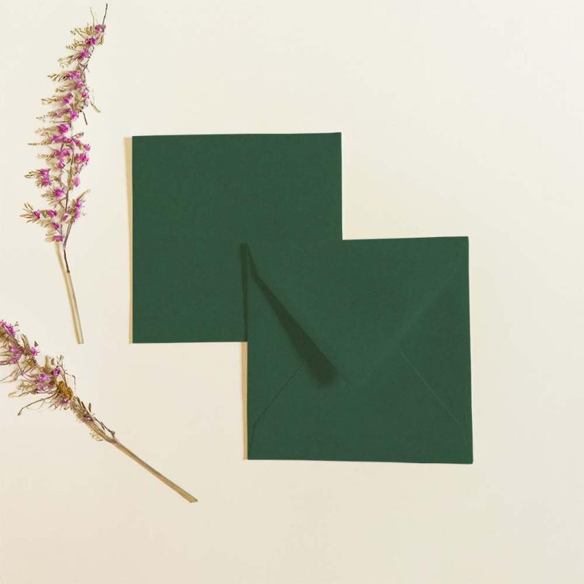 Briefumschlag 16x16cm in waldgrün, 120g, ohne Fenster, Nassklebung